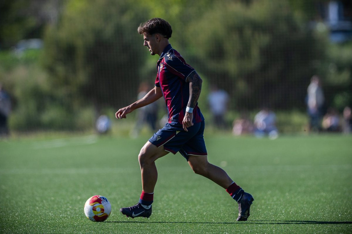 CanteraGranota's tweet photo. 🏁 FINAL

#AtléticoLevanteUD 4-0 @CDBunyol1921 
⚽ @Albeerto5_ 
⚽ @Danicerveraa10
⚽⚽ @mariosese https://t.co/ZzqQN2EnoF