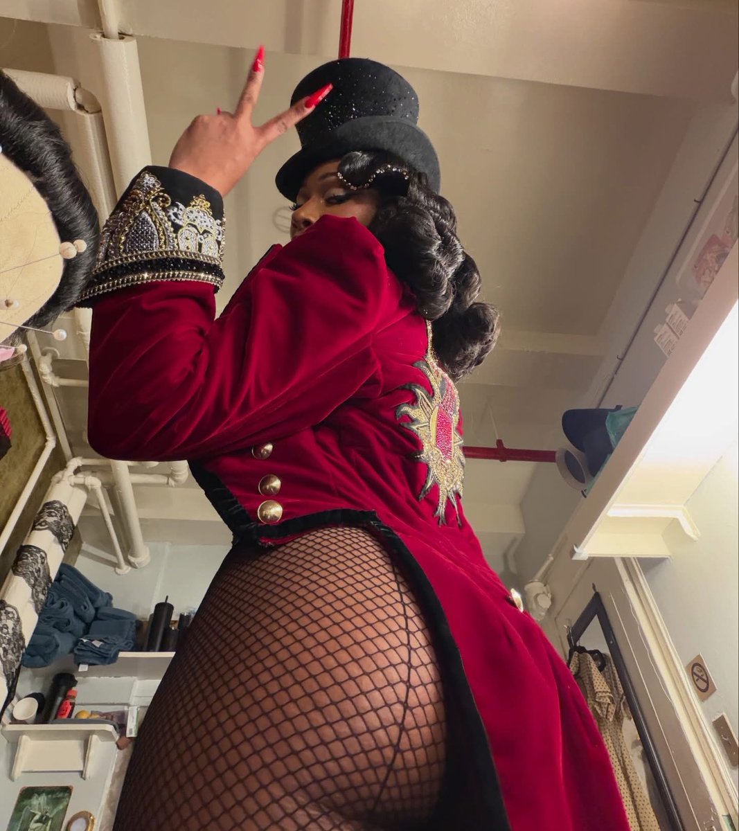 ʜᴏᴛᴛɪᴇ ᴅɪᴠɪɴᴇ ɪꜱ ᴀ #ʟᴏᴠᴇʀɢɪʀʟ💋 tweet media