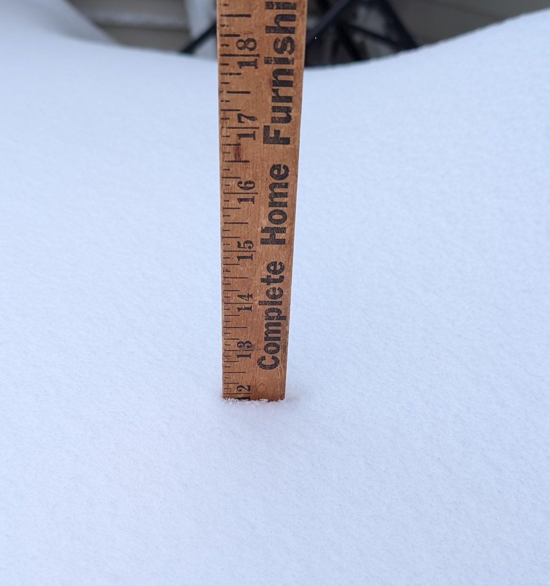 BeavsRadioKevin's tweet photo. We got some snow this morning...in about 6 hours #FootHigh #ThatsDeep https://t.co/xS6zFNF27u