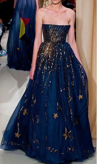 FegrdMuse's tweet photo. Out of this world dresses! Drifting like wandering galaxies 🪐 where midnight blues meet moonlit silver 🌙 with sun bursts of gold thread✨ 
Which one would you wear? 
#ColorMuse #ArtEscape #Cosmos #Fashion https://t.co/ixREkixTm1