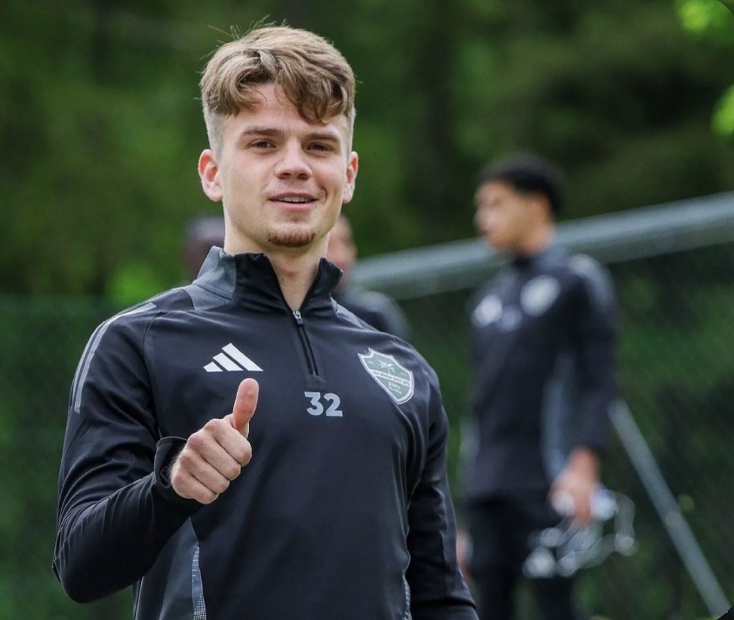 شبكة الأهلي tweet media