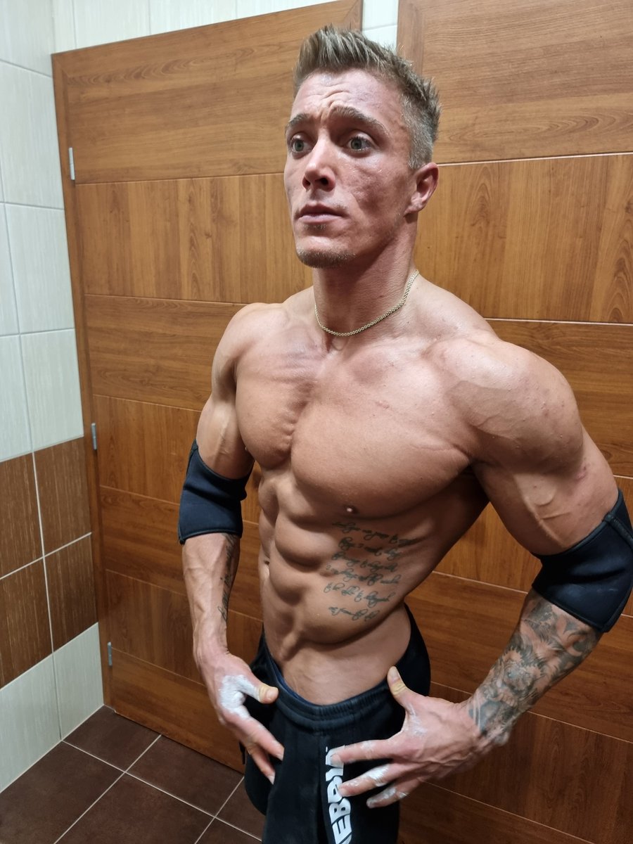 zahry fitness model tweet media