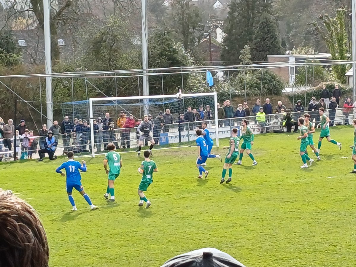 CSwinsco13471's tweet photo. @S10Countryman @HallamFC1860 Howway Hallam ⚽️
#HallamFC
#Sandygate
#WAHAW https://t.co/2StiTwhNMp