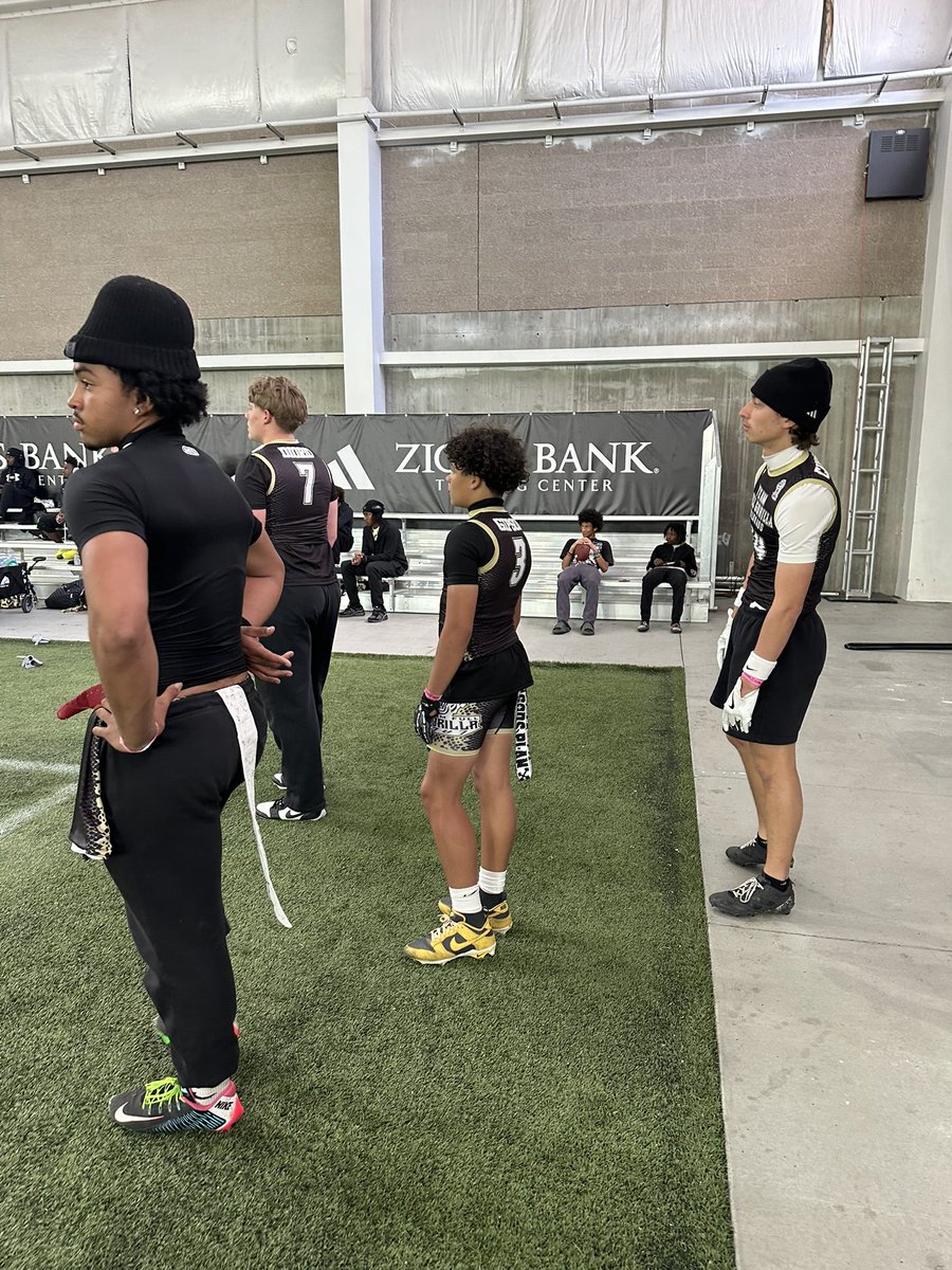 TeamFullGorilla's tweet image. 15U @TeamFullGorilla bracket play on deck, no better way to spend Easter weekend than competing with your brothers🦍🏈💯 #ballers #ifyouballyoullgetthecall #skorillas #gorillawarfare #OAGAAG