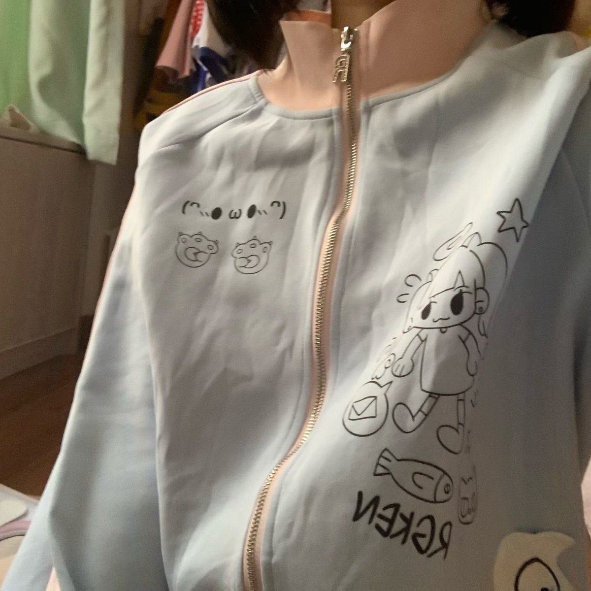 nenxiaoling8570's tweet photo. 新衣服嘿嘿 https://t.co/4fHsSbLTyQ