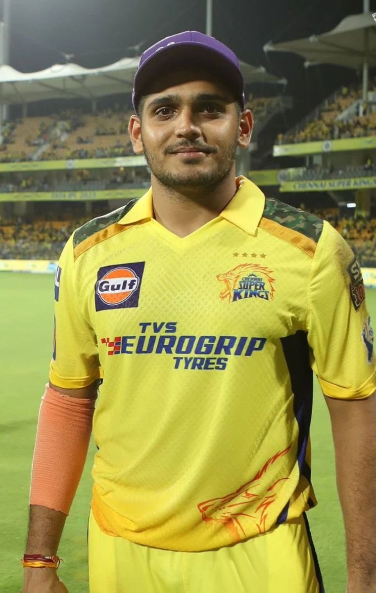 LeoVikkash™ tweet media