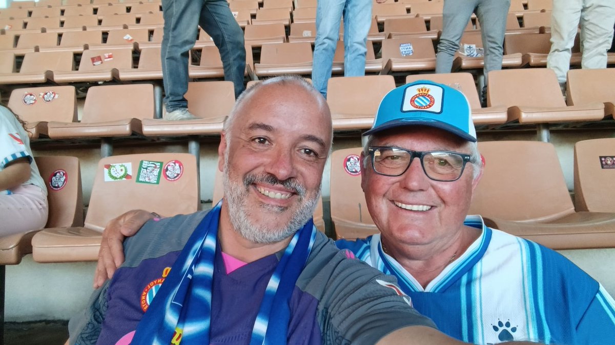 PEAH_oficial's tweet photo. #peah y @PericosBlanes en todos los estadios #peahOnTour #rcde https://t.co/SRmT0mA68t