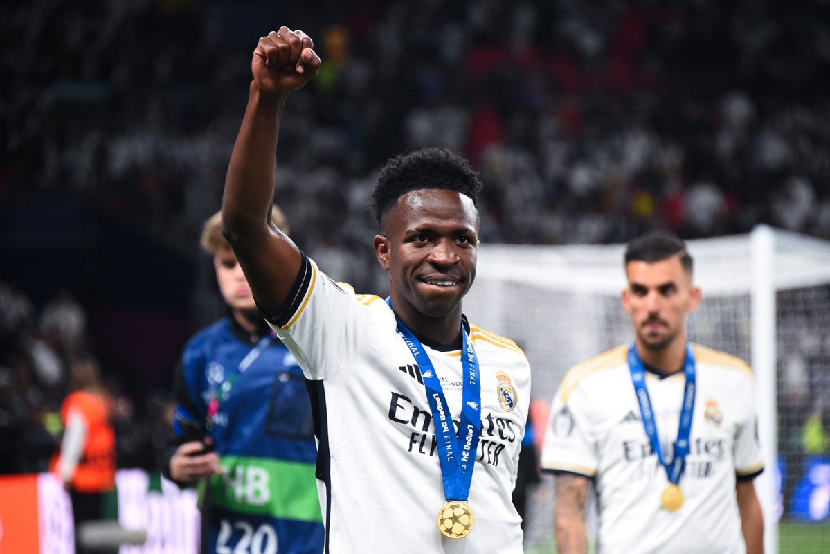 W7 🏝 (fan) tweet media