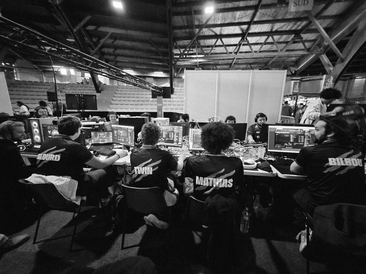 Le ZOO esport tweet media