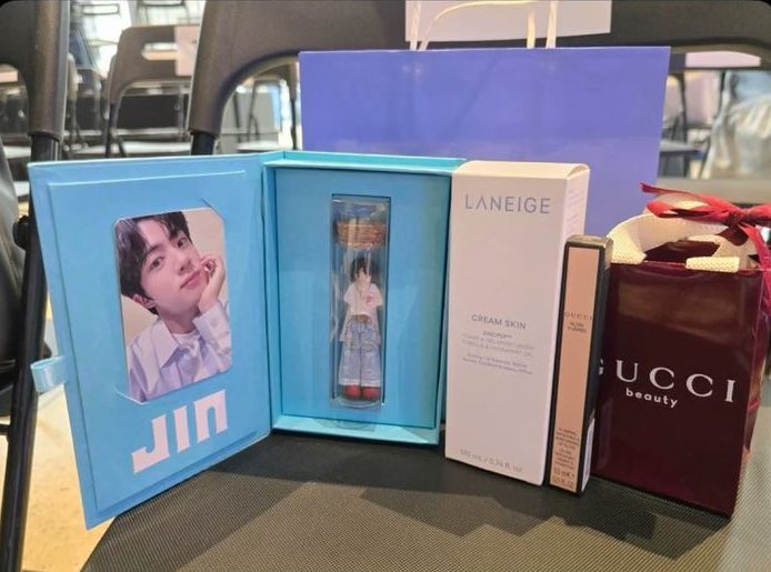 mehreen⁷ tweet media