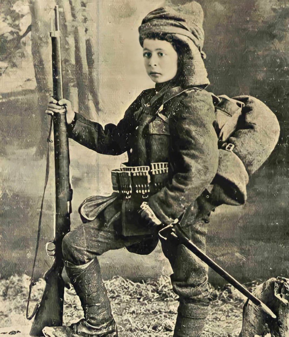 Tarihi Merak Ediyoruz tweet media