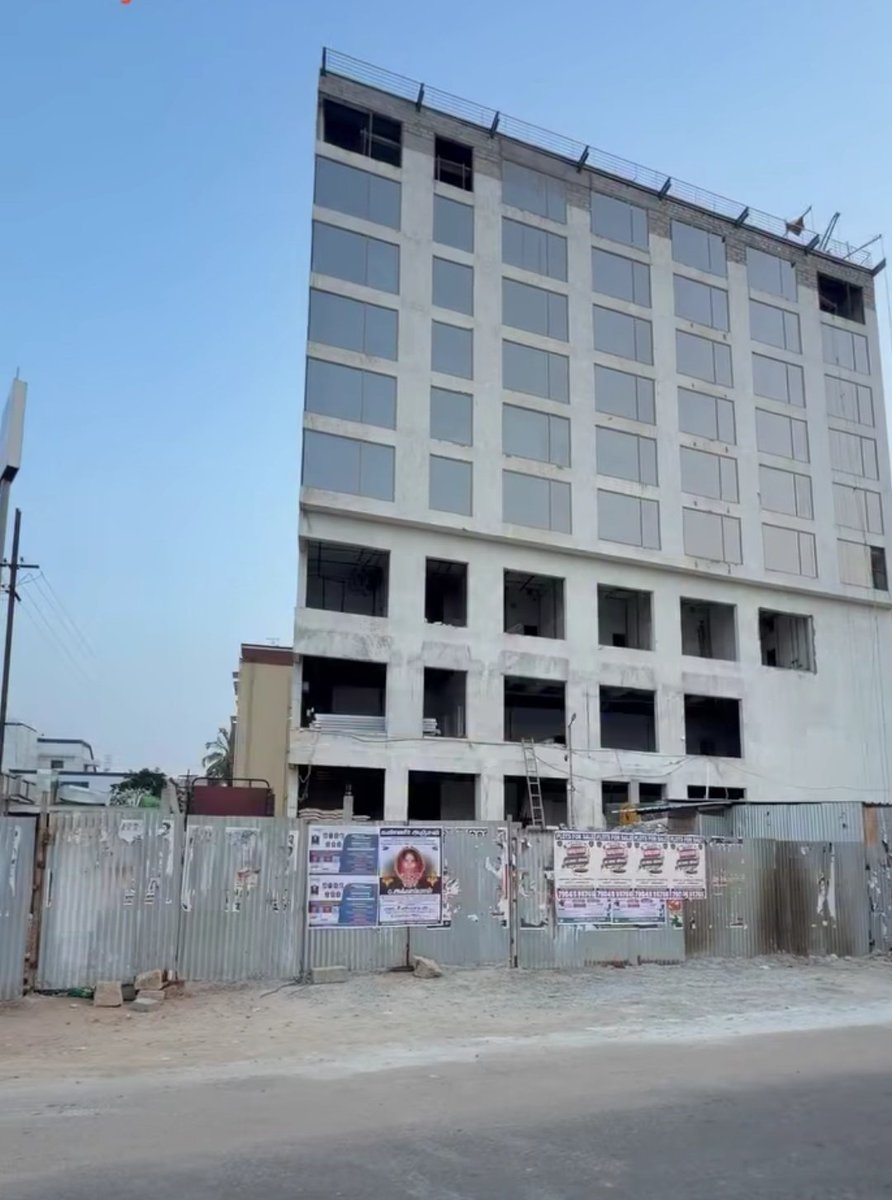 Trichiites's tweet image. The ARK by Crossway, a 2B+G+8-storey luxury 4-star hotel project is progressing well Mannarpuram in Trichy.
#Trichy #Hotel #Sky