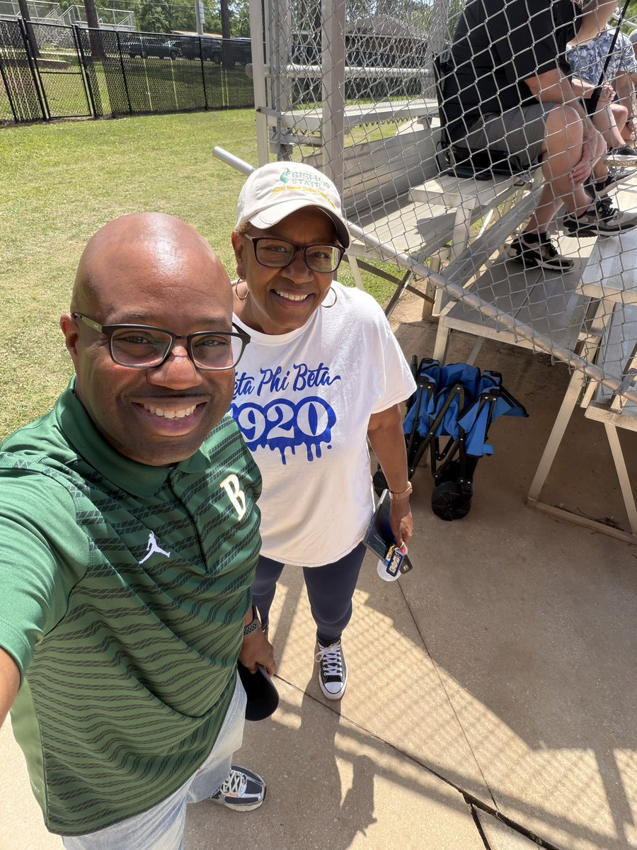 DrSetItOff's tweet photo. Enjoying some @BishopState baseball today. #BishopStatement https://t.co/We53OibTrB