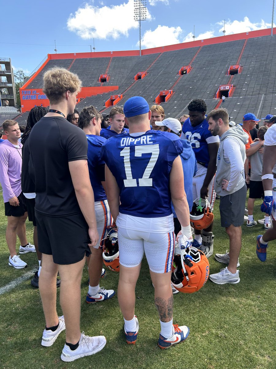 smithlessard15's tweet photo. Had a great time at @GatorsFB Spring Practice today! Enjoyed talking with @EvanMckissack and getting to meet the rest of the staff. Can’t wait to be back! @CoachJonSumrall @EvanMckissack @CoachDockeryD @pjgadzicki8 @CoachGoede @CoachBamHardmon @WPCatsFootball https://t.co/rZ9c2pULW0