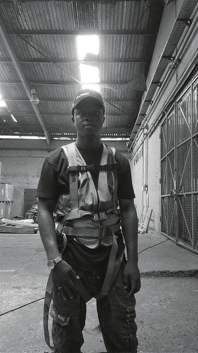 Azeez.Oluwasheun tweet media