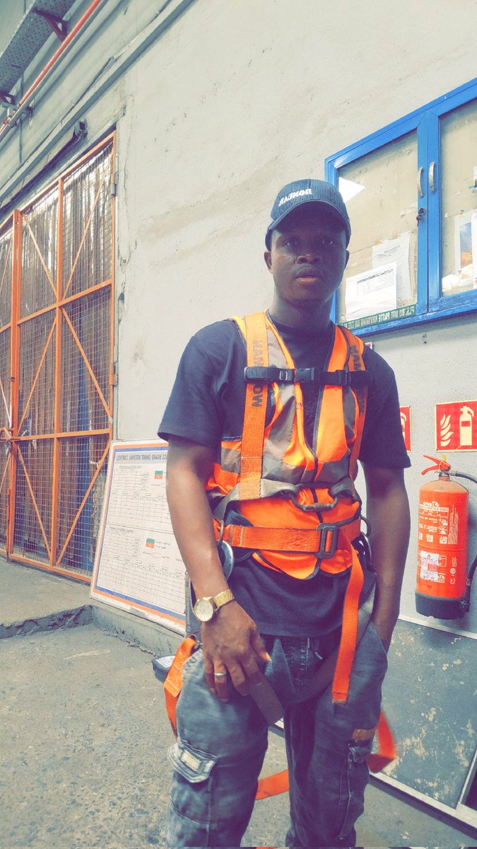 Azeez.Oluwasheun tweet media