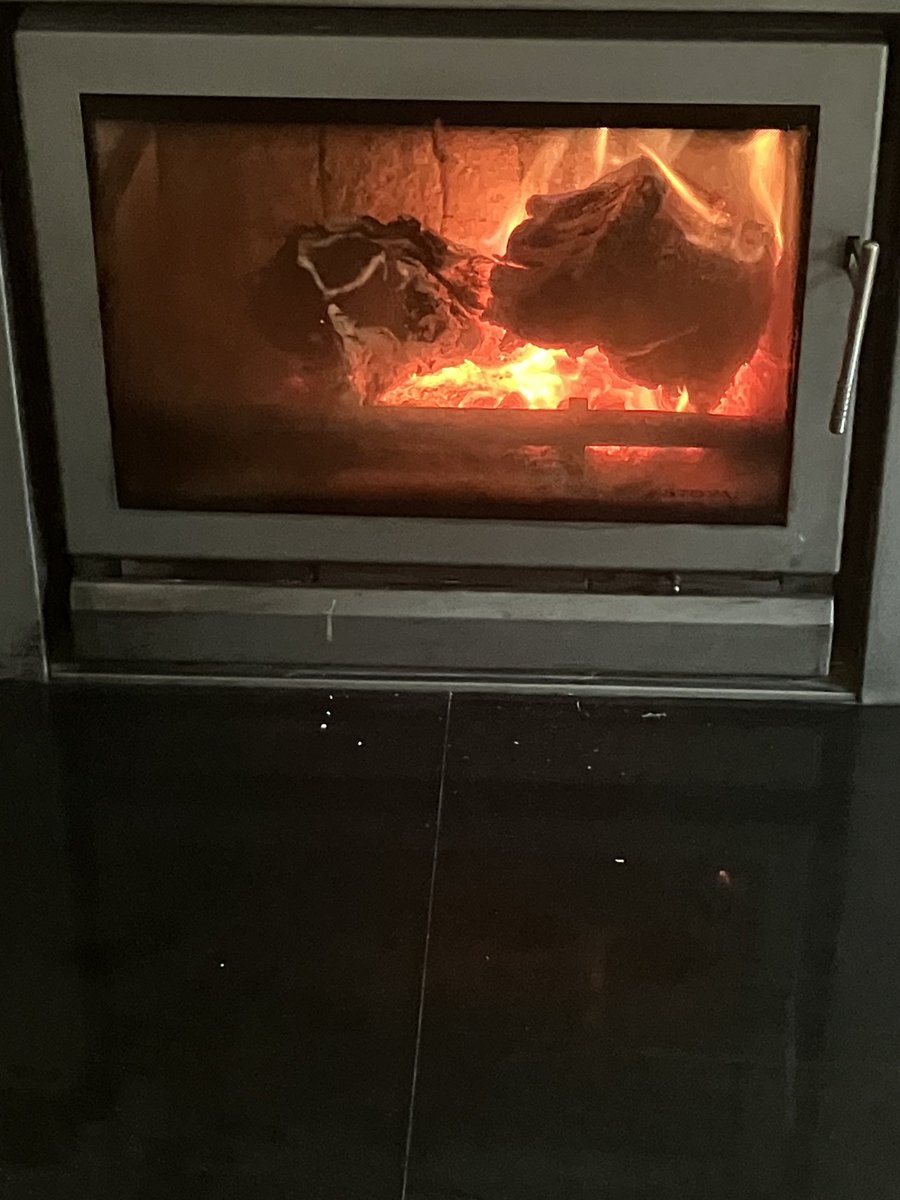 PatCatney's tweet photo. Tonight feels like one for the fire and staying indoors, but many will still be out working including our blue light services. Please take care if you’re travelling, and stay safe everyone. https://t.co/1NUHzpVDf0