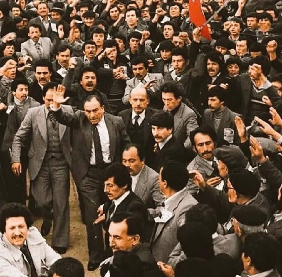 Başbuğ Türkeş; sadece dün değil,
aynı zamanda bugündür.
Fkirleri, ülküleri, mücadelesiyle yarınların müjdesidir.

Tarih Türkeş’i haklı çıkardı!!

#BaşbuğTürkeş