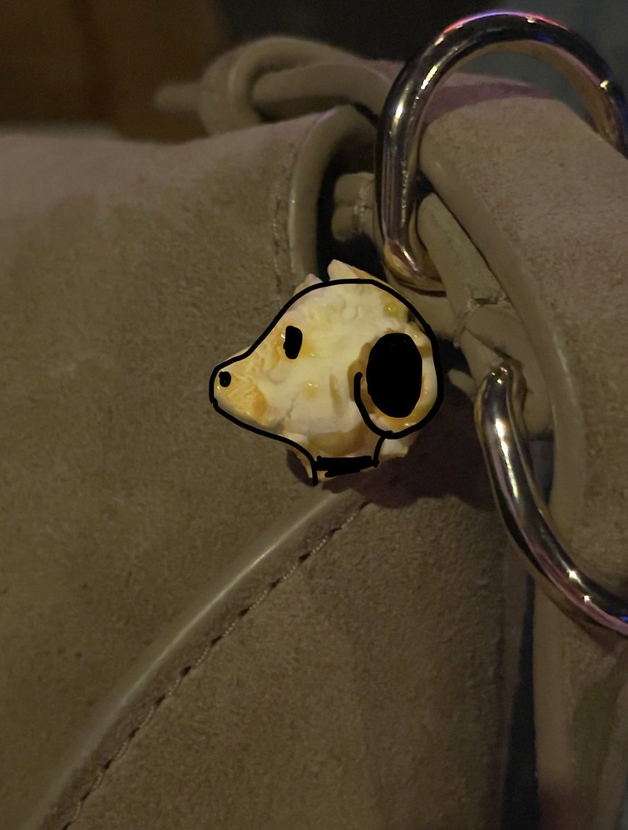 saeioura's tweet photo. dropped my popcorn and the way it landed made it look exactly like snoopy, snoopy reveals himself everywhere if you’re pure of heart to see https://t.co/6jYseu0xun