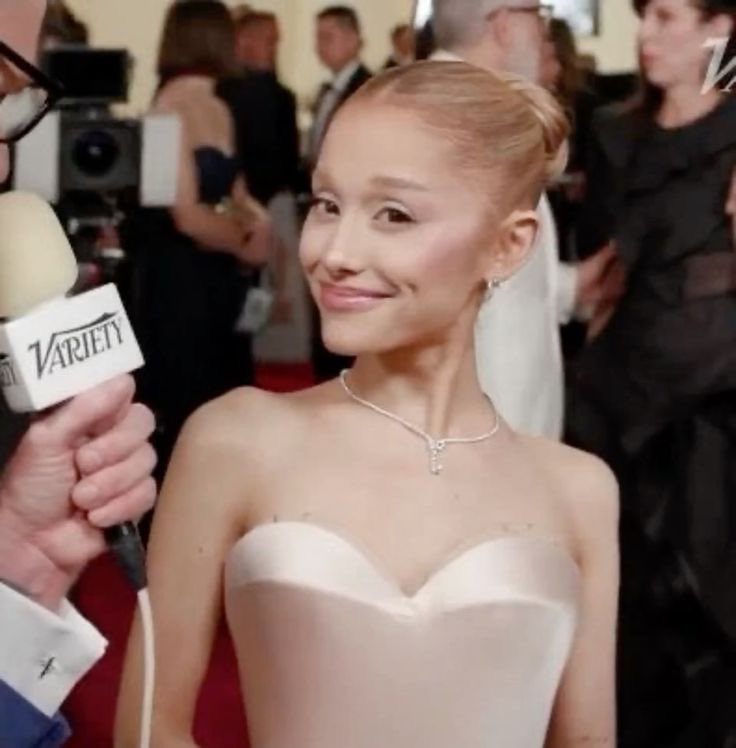 Ariana Grande Belgium tweet media