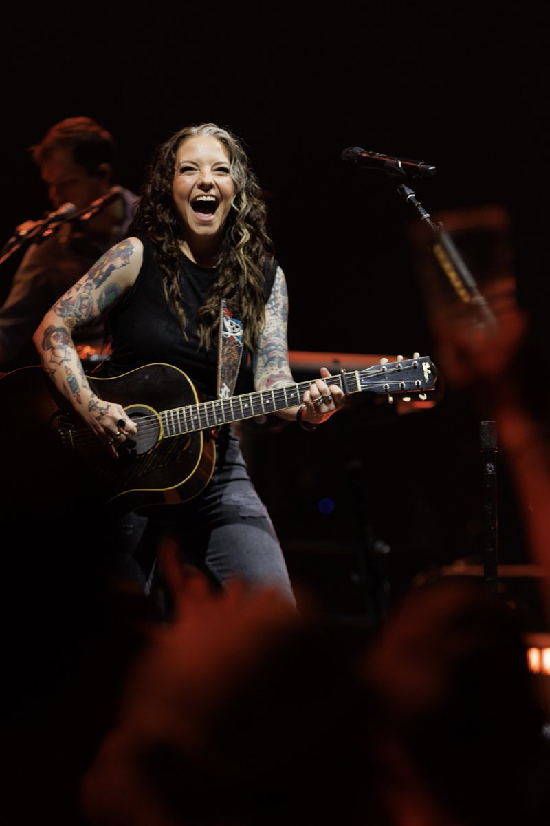 Ashley McBryde tweet media