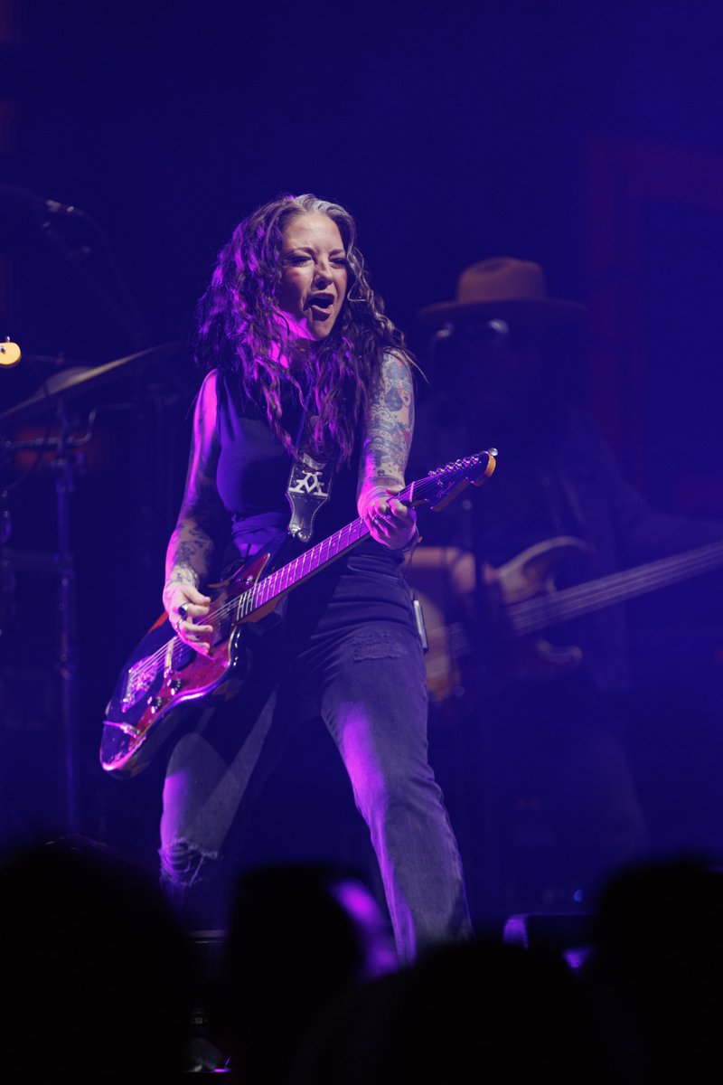 Ashley McBryde tweet media