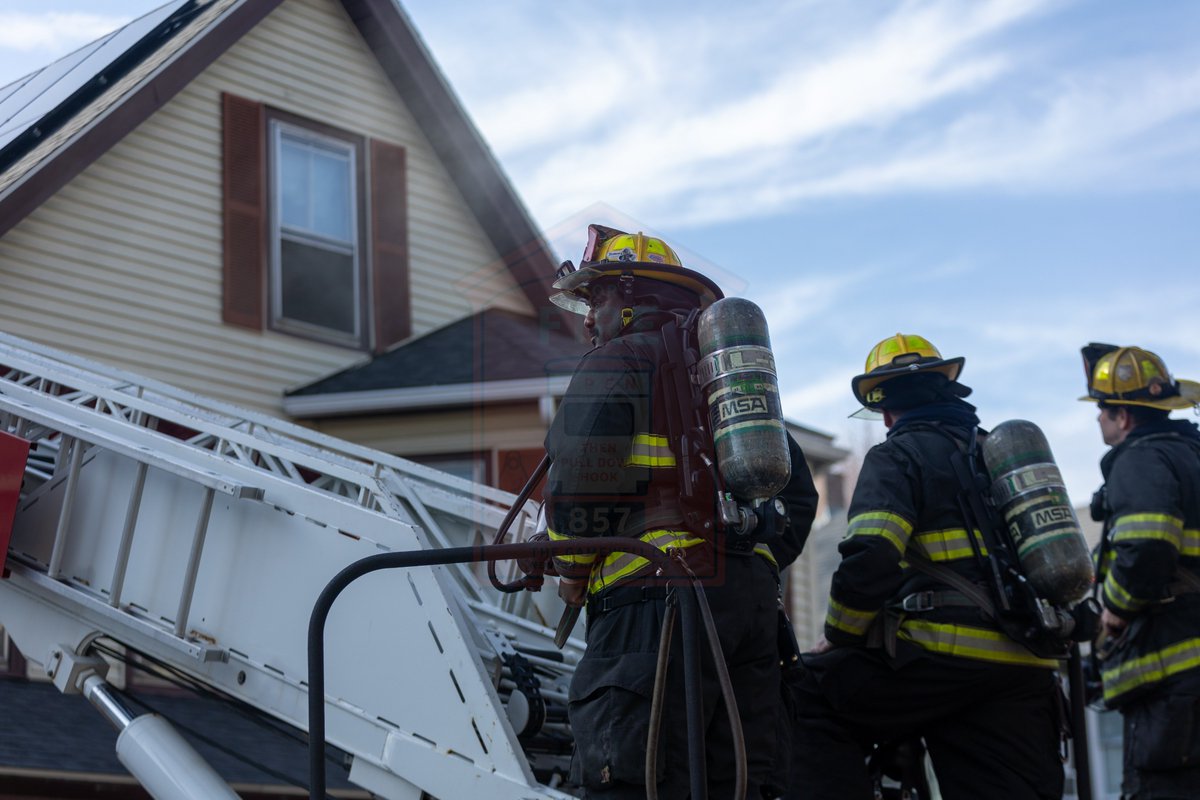 857_Fire_Photography tweet media