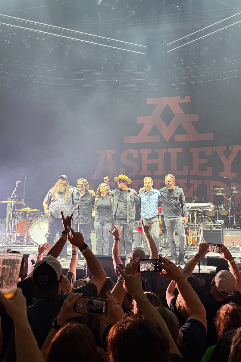 Ashley McBryde tweet media