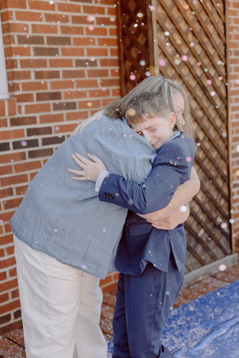GodBehindBars's tweet photo. The FIRST time incarcerated mothers inside Federal Prison Camp Alderson traded prison uniforms for Easter dresses to reunite with their children.
In partnership with the @OfficialFBOP , 23 mothers embraced their children, some for the very FIRST time, and many after more than 3 years apart. For these children, this moment was different… they didn’t just see their mother incarcerated they saw her in a beautiful dress, restored and wrapped in dignity. We extend our deepest gratitude to @BOPDirector and @BOPDepDirector for allowing this HISTORIC moment in prison! This is what rehabilitation looks like.