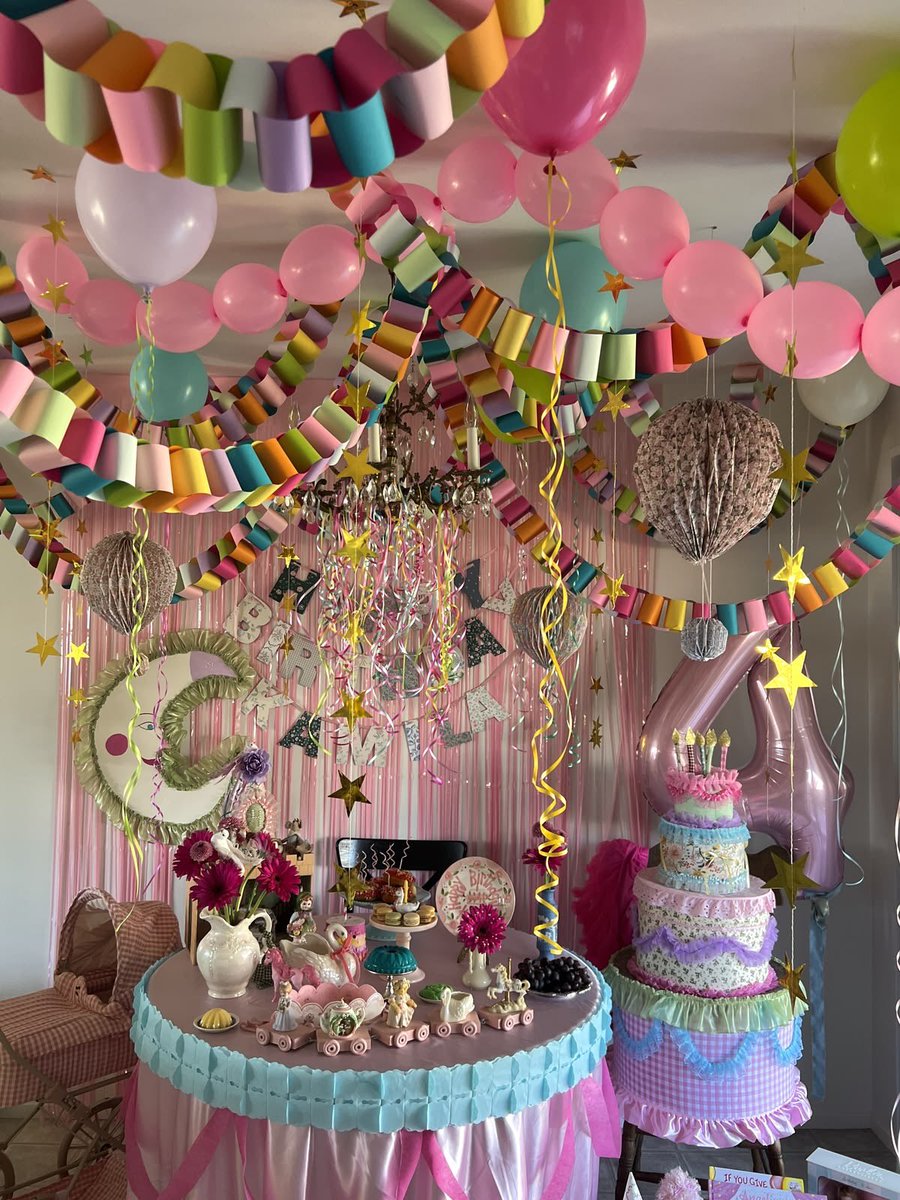 oʇı̣sǝnb!⚢🐛 tweet media