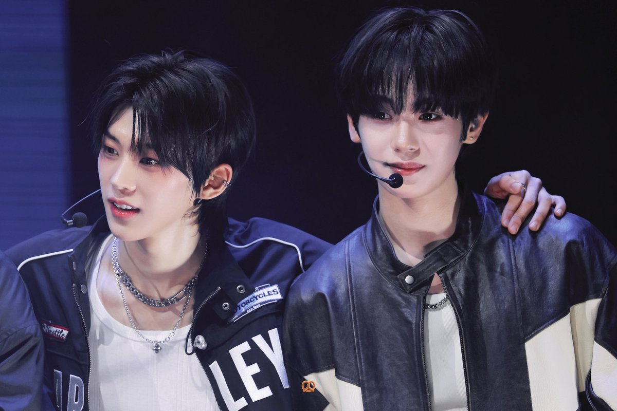 i33dot's tweet photo. 260328 서울팬미팅 
#김도훈 #kimdohun #황은수 #hwangeunsoo #idntt #아이덴티티 https://t.co/08NvmWhc6K