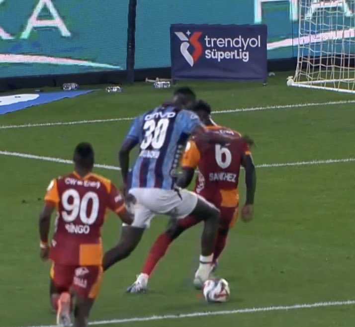 batuzin🇹🇷#Buruk tweet media