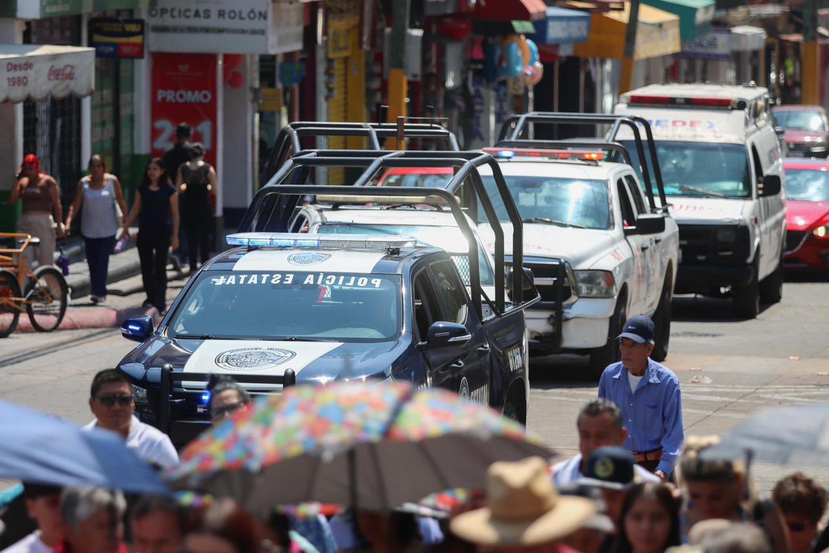 Display Noticias tweet media