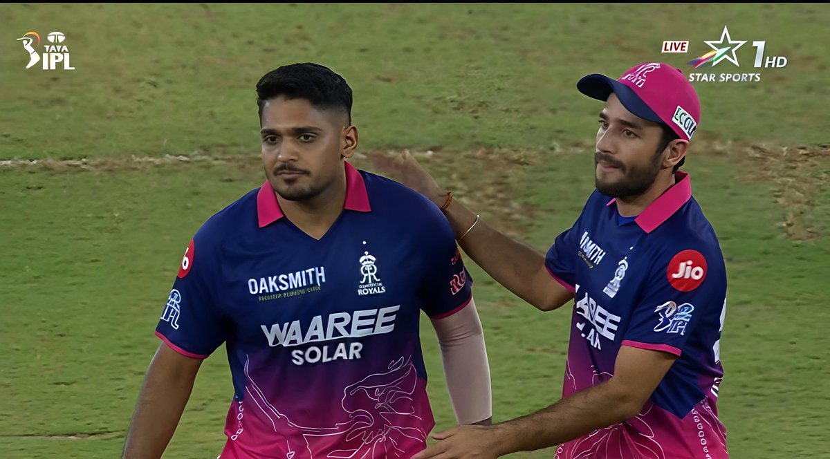 MR_jaats's tweet photo. RAJASTHAN ROYALS DEFEATED GUJARAT TITANS BY JUST 6 RUNS 🚨

#IPL2026 #RRvsGTTUSHAR DESHPANDE DEFEND 11 RUNS IN LAST OVER 
RAJSTHAN ROYALS WON BY 6 RUNS.

#RRvsGT । #IPL2026 । #TATAIPL ।#RajasthanRoyals https://t.co/galmHN7o0q