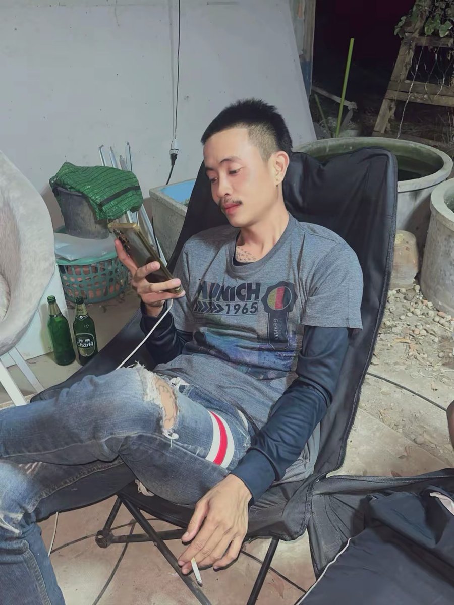 เเก้เหงาขอลา แก้ผ้าขอที tweet media