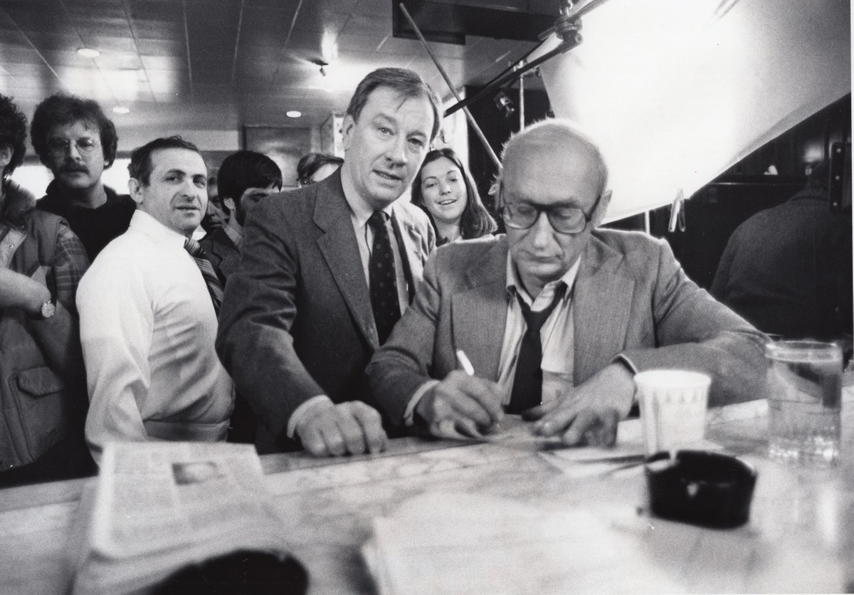 Cheezborger's tweet photo. Remembering our good friend, Mike Royko today. His spirit lives on at Billy Goat. https://t.co/hAKeXjhQIk