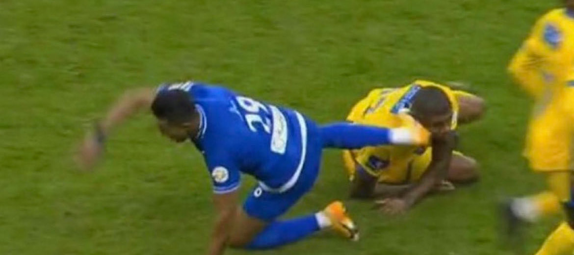 1 .. نـادر tweet media