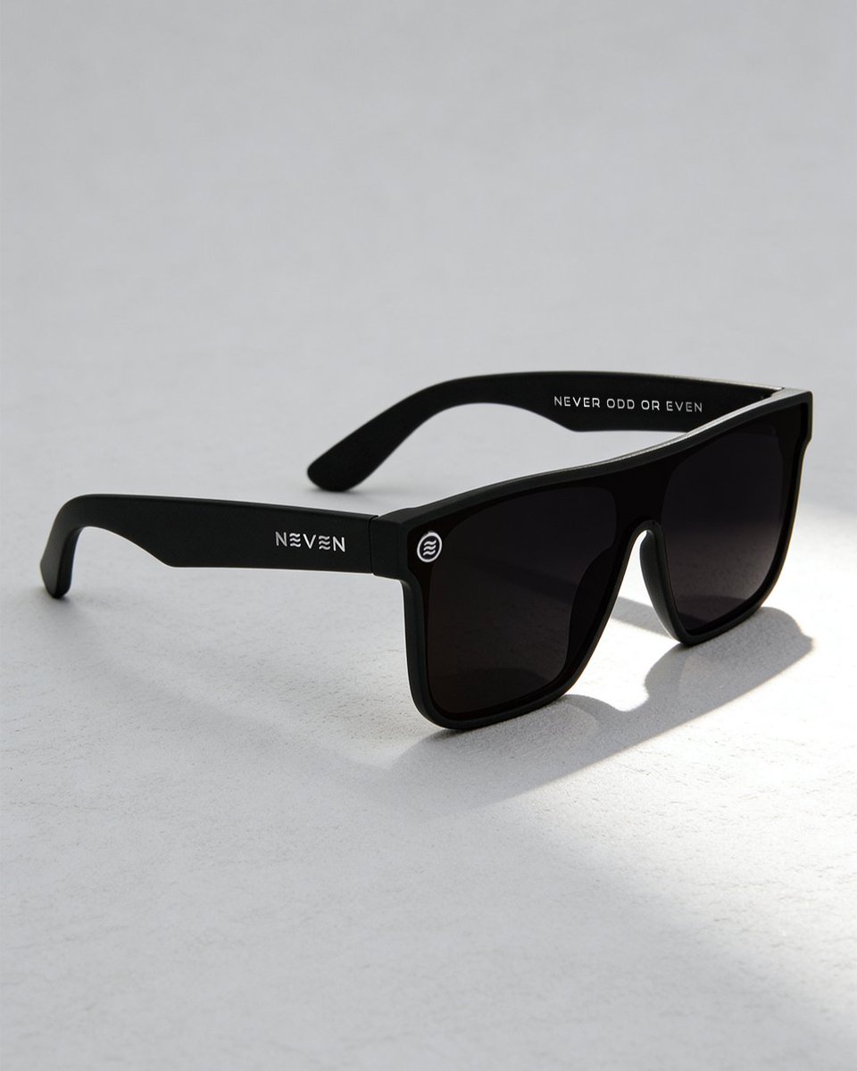 neveneyewear's tweet image. Bold - all black. Always works. 🕶️
Now available in XL.

#NevenEyewear #BoldFrames #BlackedOut #XLFit #MensSunglasses #BlackOnBlack neveneyewear.com/products/bold?…