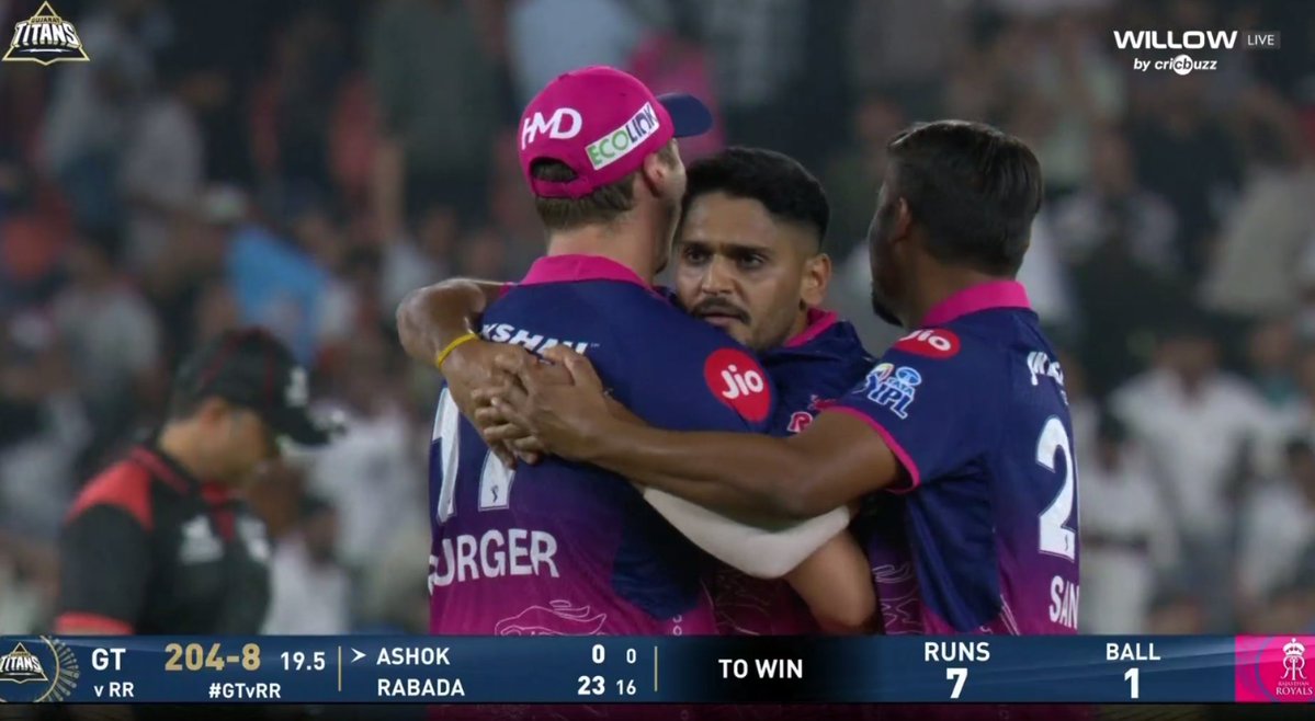 Selfless⁴⁵ tweet media