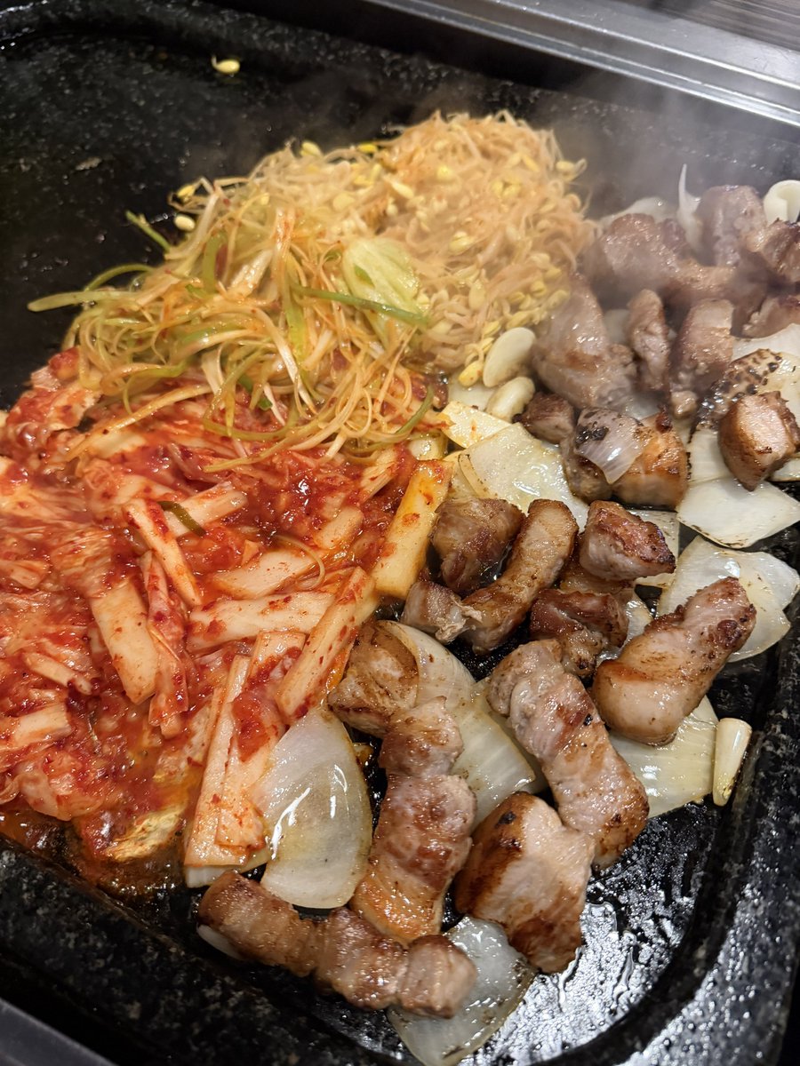 もにゃぺ🥐모나 tweet media