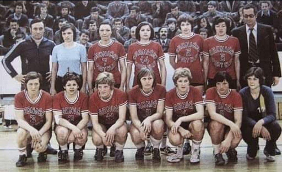 DrexBGD's tweet photo. Ženski rukometni klub Radnički je pre tačno 50. godina osvojio Kup evropskih šampiona, pobedivši u finalu Mora Svift iz Holandine sa 22:12!
Kup evropskih šampiona x3 🏆
Kup pobednika kupova x3 🏆 
Prvaci Jugoslavije x15 🏆
Pobednici kupa x13🏆

Radnički sa Crvenog krsta! 🫶 https://t.co/EicJJFzMgq