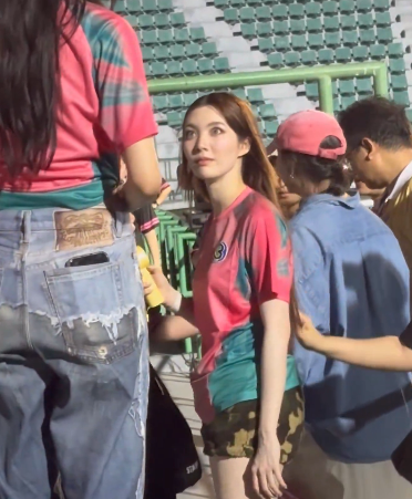 yawns ⟡ tweet media