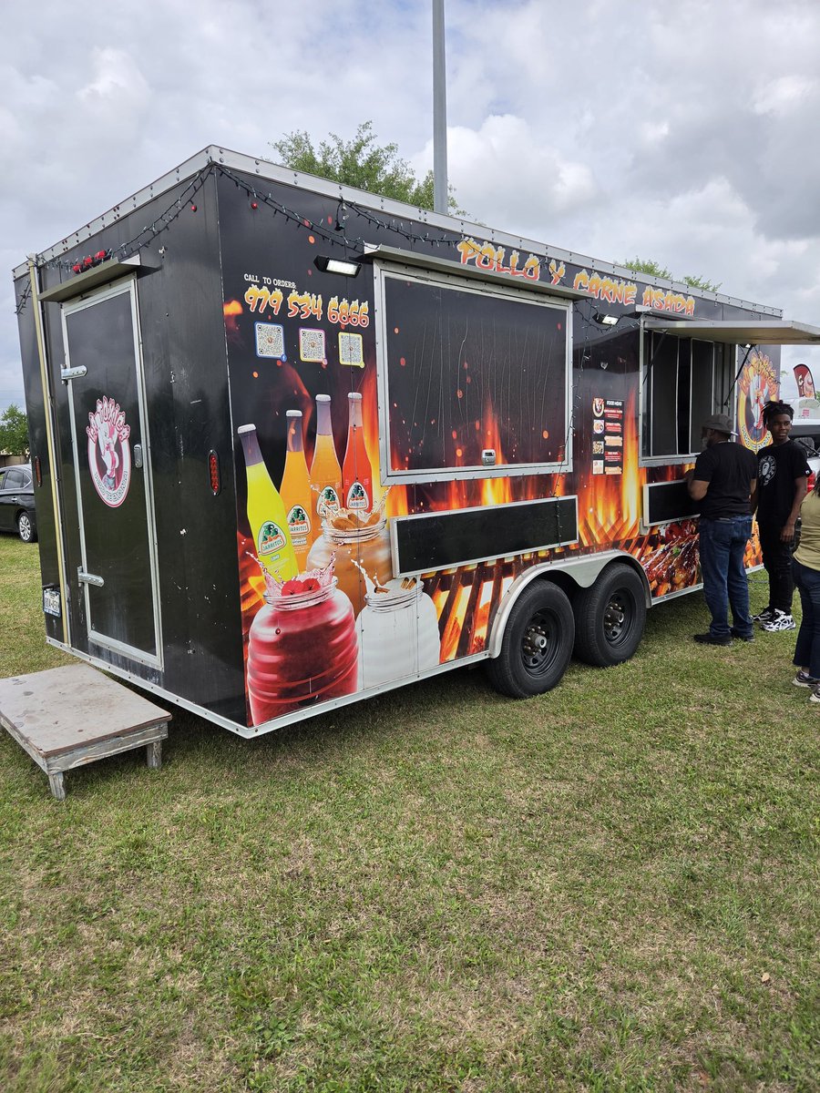 wandervisions's tweet photo. Come out to Wellspring Church International for street Taco and the word of God. La Gallina Toxica in the house

#LaGallinaToxica #StreetFoodLovers #Wellspring https://t.co/TFzM3zWEgq