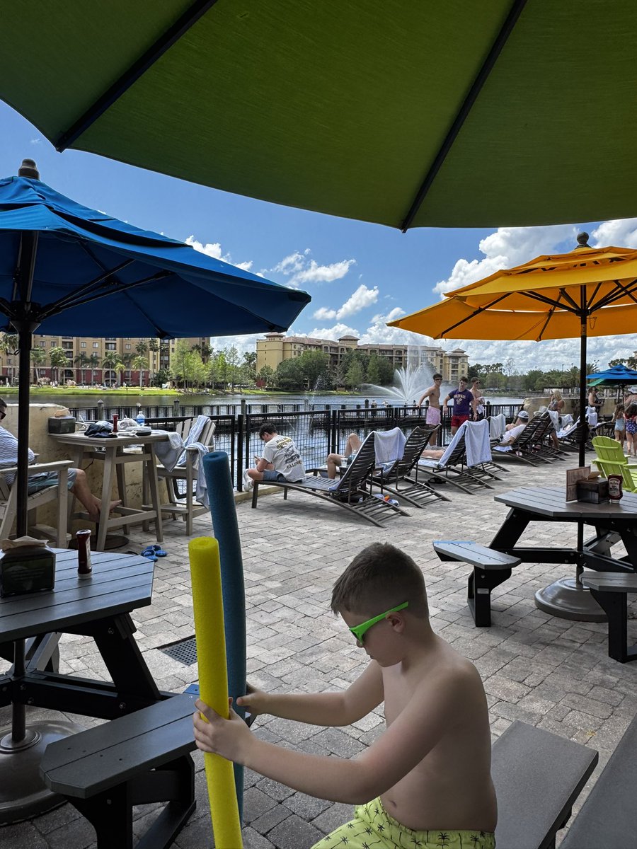 FoahBusRider tweet media