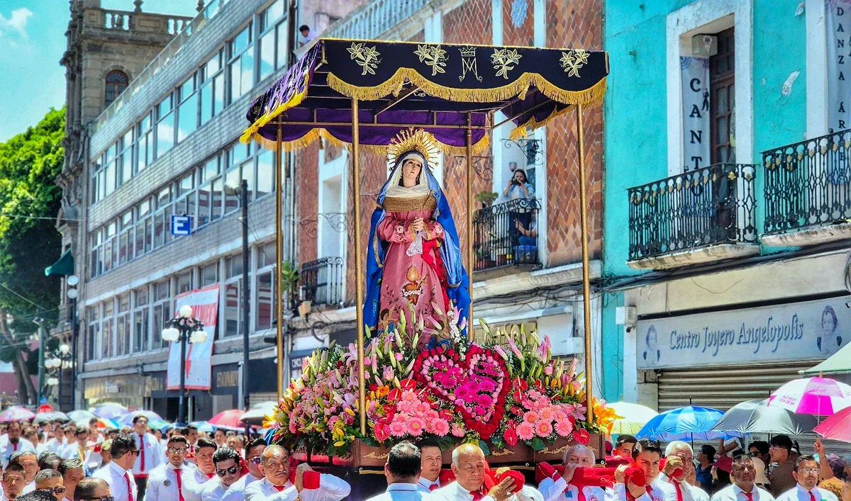 pepelemini's tweet photo. 🙏⛪️ En #Puebla, la #SemanaSanta se vivió con fe y devoción. Recorrido de imágenes en la #Procesión de #ViernesSanto:

✝️ Señor de las Maravillas, Virgen de los Dolores, Jesús de la Misericordia, Virgen de la Soledad, Niño Doctor de Tepeaca, Jesús Nazareno y de las 3 Caídas. https://t.co/nbaSa752Hc
