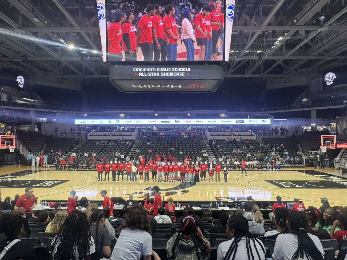 cincygreghoodin's tweet image. Marian Spencer scholarship winners past and present @uofcincy #BearcatFamily #BearcatsUnited #BearcatsForLife @uofcincyfound LETS GO #BEARCATS @IamCPS #cpsallstarshowcase #cincyvibes #BearcatVibes #saturdayvibes
