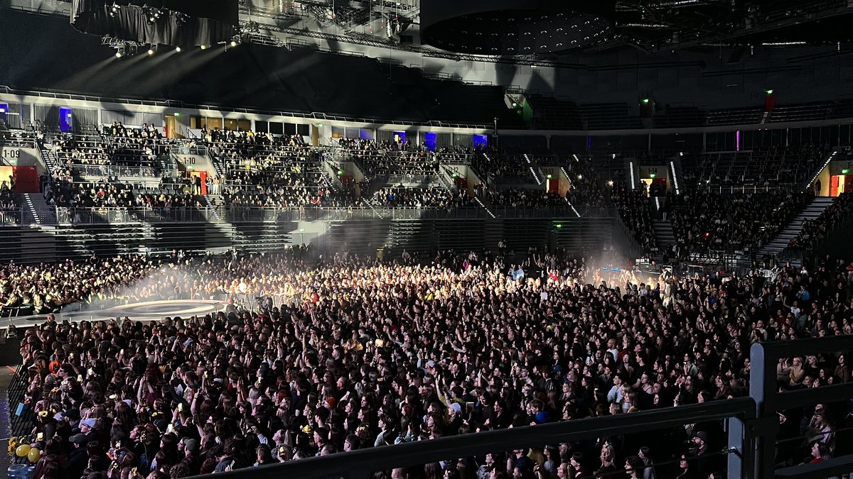 alexandra tweet media