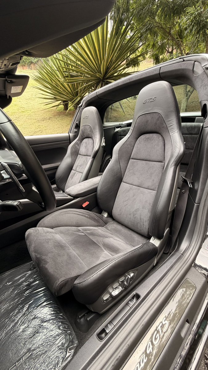 TheVaultCars's tweet photo. Mais um 911 na melhor carroceria que existe para o carro entrando à venda aqui na The Vault!

Dados básicos:

Porsche 911 Targa 4 GTS 
Ano: 2019/2019
KM: 24.900km

O anúncio completo do carro tá no perfil!

Caso tenha interesse, nos contate via DM ou no telefone (11)97417-9911. https://t.co/JqZo6igEo0