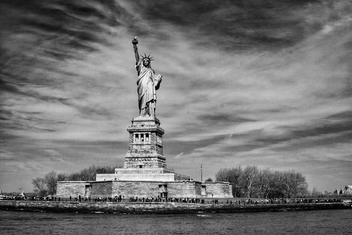 𝙲𝚕𝚊𝚢𝚏𝚎𝚕𝚕𝚘𝚠 tweet media