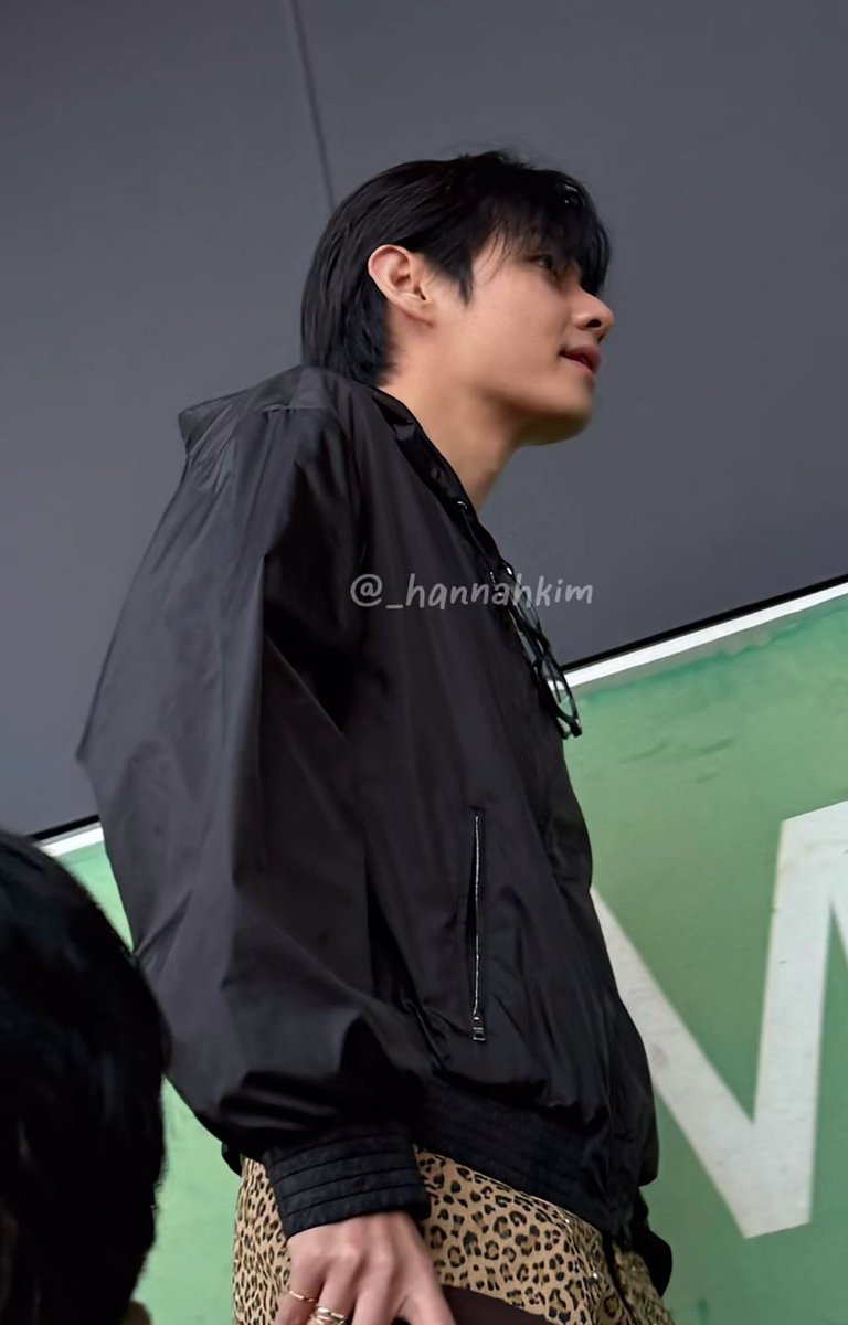 Arab Taehyung tweet media